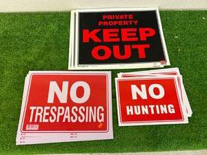 lot 60 image: No Hunting, No Trespassing & Keep Out Signs