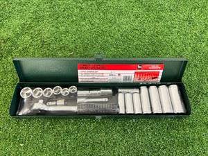 lot 65 image: New 21 Piece 38 Socket Set