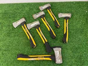 lot 68 image: 1.25# Target Hatchets
