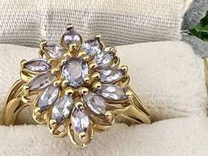lot 103 image: 10K Ring