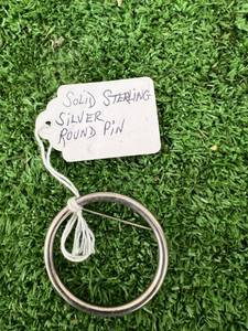 lot 108 image: Sterling Silver Round Pin