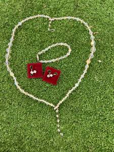 lot 113 image: Crystal Jewelry
