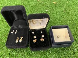lot 115 image: Jewelry