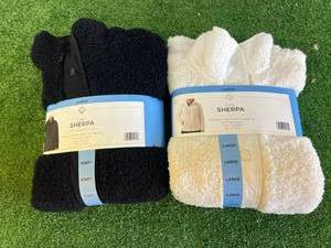 lot 129 image: New Cozy Sherpas Size L