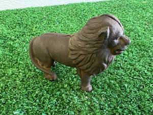 lot 146 image: Cast Iron Lion Bank
