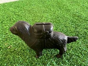 lot 148 image: Cast Iron Dog Bank