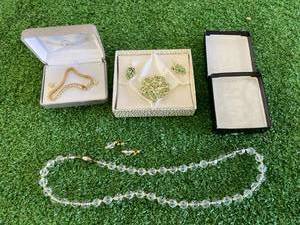 lot 166 image: Jewelry