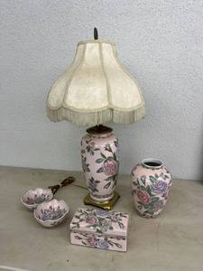 lot 188 image: Lamp & Matching Home Decor