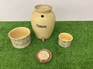 lot 202 image: Pottery