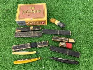 lot 203 image: Cigar Box & Vintage Razors