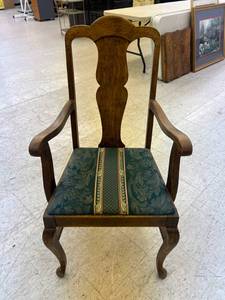 lot 207 image: Chair