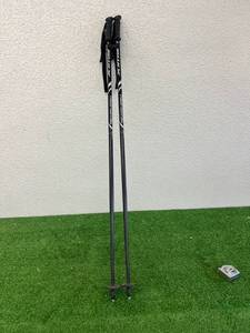 lot 247 image: New Ski Poles 125cm