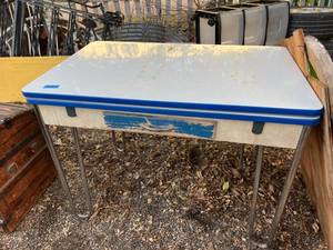 lot 252 image: Antique Enamel Hoosier Table wSlide Outs
