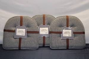 lot 11 image: Set of 3 Houndstooth Memory Foam U-Shaped Chair Pads