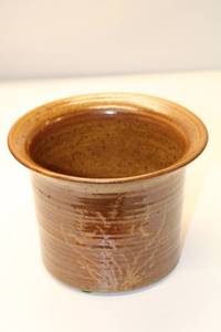 lot 13 image: Vintage Korn Co. Pottery Planter - Decorative Design