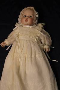 lot 23 image: Vintage 17 Doll in Cream Dress and Bonnet - Patd 1940