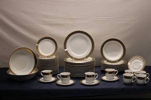 lot 26 image: Set of 16 Formalities Fine Porcelain Dinnerware by Baum Bros - Samantha Pattern