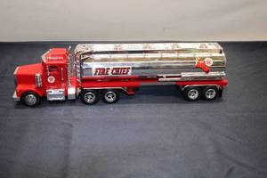 lot 92 image: Fire Chief Gasoline Collectors Truck Bank - Red and Chrome