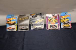 lot 96 image: Collection of 5 Hot Wheels Cars - Various Models