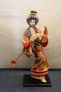 lot 101 image: Vintage Handcrafted Japanese Geisha Doll in Colorful Kimono - Decorative Display
