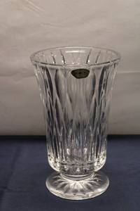 lot 102 image: 24% Full Lead Crystal Vase - Hand Crafted in Poland