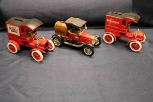 lot 107 image: Set of 3 Vintage Coin Banks - Campbells, Montgomery Ward, and Karamels