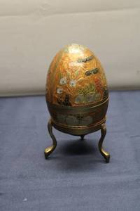 lot A-128 image: Decorative Egg with Stand - Hand-Painted Design