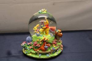 lot 158 image: Winnie the Pooh Snow Globe with Characters - Collectible Figurine