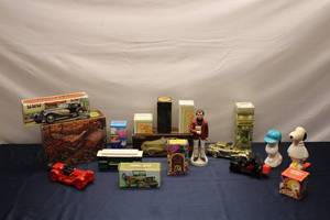 lot 165 image: Assortment of Vintage Toy Cars and Figurines - 10 Collectibles