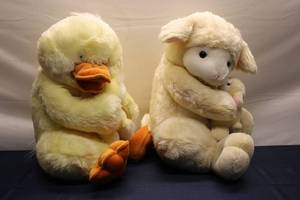 lot 182 image: Plush Duck and Bunny Hugging Plush Toys Set - Soft and Cuddly