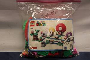 lot 188 image: LEGO Super Mario Set 71368 - Assorted Pieces with Instruction Manual