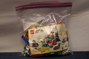 lot 189 image: Assortment of LEGO Super Mario 71380 Building Set with Instruction Manual