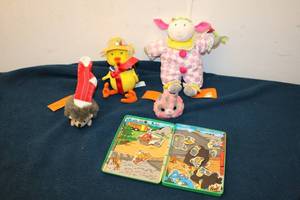 lot 192 image: Assortment of 4 Plush Toys and Magnetic Fun Playset - Collectors Edition