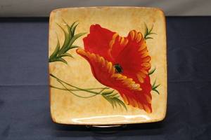 lot 213 image: Decorative 8.5 Square Plate with Red Poppy Design - China