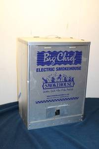lot 296 image: Big Chief Electric Smokehouse - Household Smoker - Model 9900