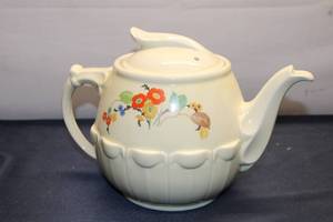 lot 308 image: Vintage True Enterprise Aluminum Co. Drip-O-Lator Teapot - Floral Design