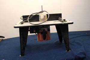 lot 367 image: Chicago Electric Router Table with Router - Model 95380