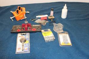 lot 398 image: Complete Milescraft Euro Hinge Jig Set with Accessories and Screws