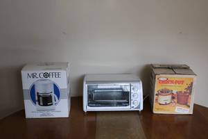 Variety of Vintage Kitchen Appliances - Including Mr. Coffee, Rival Crock-Pot, and Toaster Oven