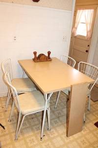 Vintage Dining Table Set with 4 Chairs and Wooden Condiment Holder