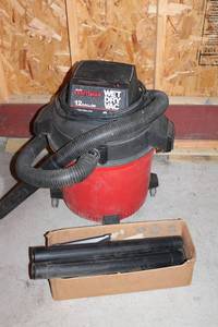 Craftsman 12 Gallon WetDry Vacuum with Accessories