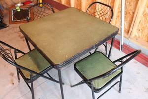Vintage 4-Piece Black Metal Dining Set with Green Cushions