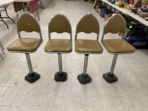 lot 303 image: Vintage Royalchrome BarCafe Stools