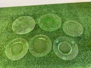 lot 330 image: Uranium Glass Plates