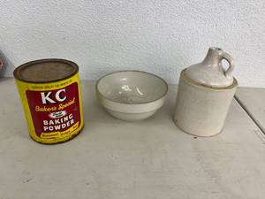 lot 356 image: Vintage Tin, Pottery Jug & Bowl