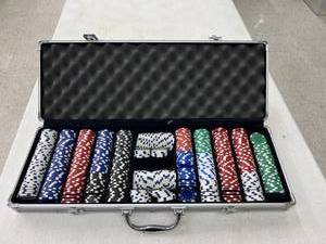 lot 363 image: Poker Chips