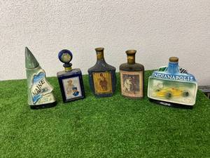 lot 365 image: Decanters