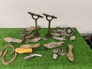 lot 371 image: Mixed Vintage Lot