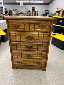 lot 390 image: Chest of Drawers