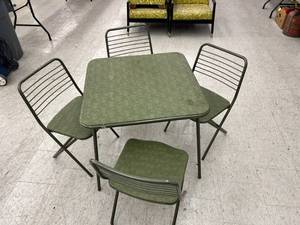 lot 394 image: Folding Table & Chairs